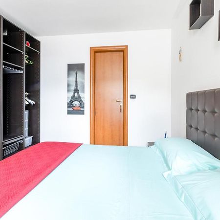 Lecce Colorful Flat With Terrace & Parking Apartment Exterior photo