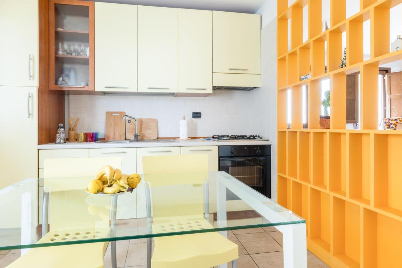 Lecce Colorful Flat With Terrace & Parking Apartment Exterior photo